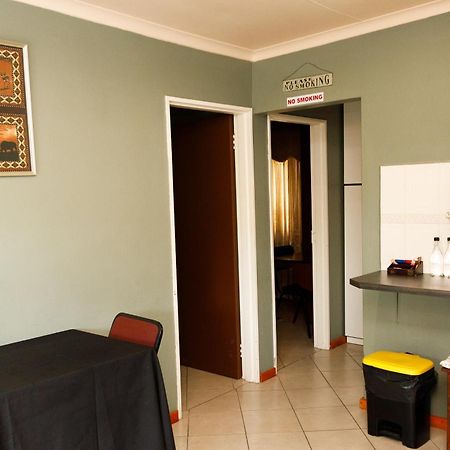 Rainbow Guest House And Tours Uitenhage Εξωτερικό φωτογραφία